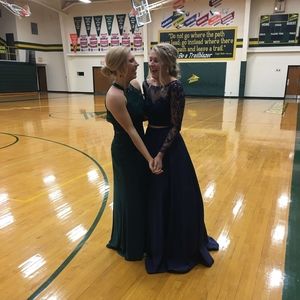 Meet your Posher, Leigha